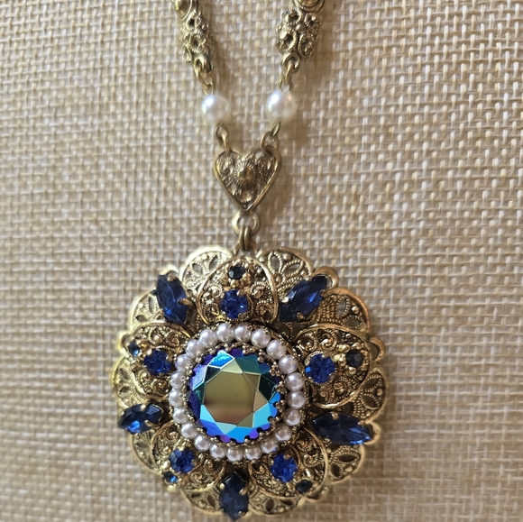 West Germany Vintage Peacock Blue Rhinestones & Pearls Filigree Necklace - Picture 8 of 9